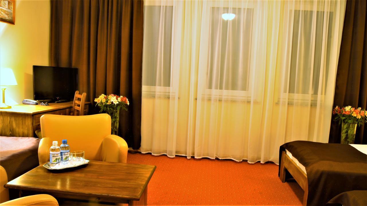 Hotel Metro Kłodzko Exteriör bild