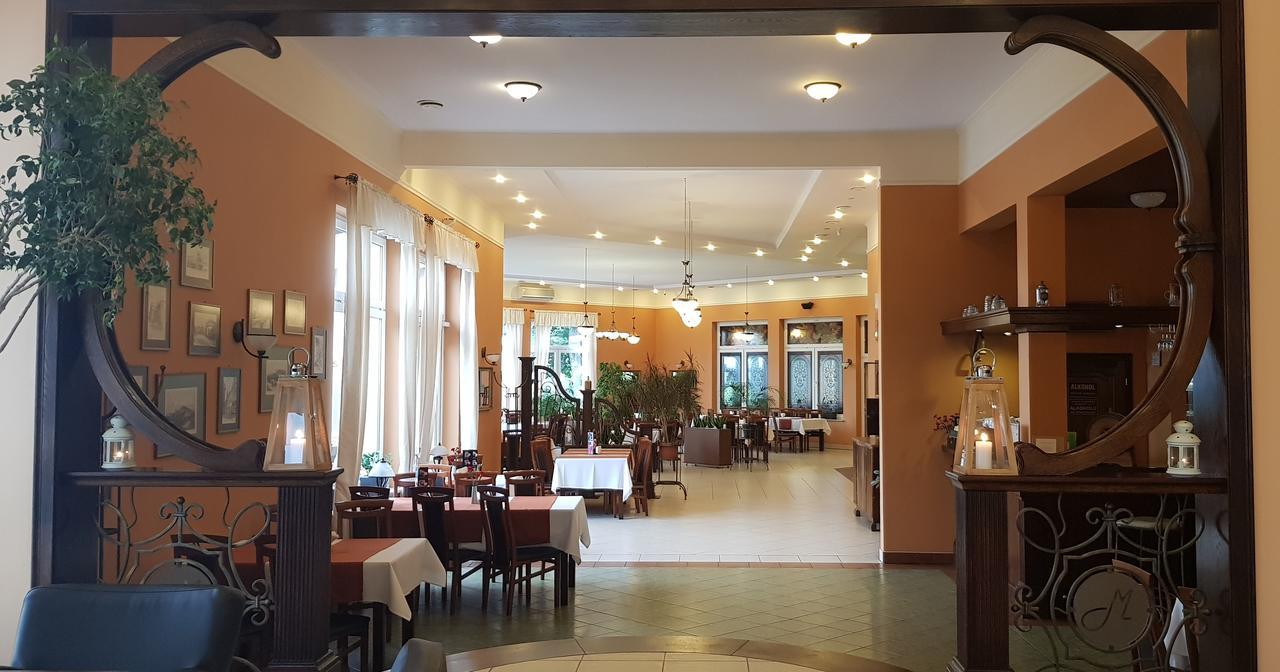 Hotel Metro Kłodzko Exteriör bild