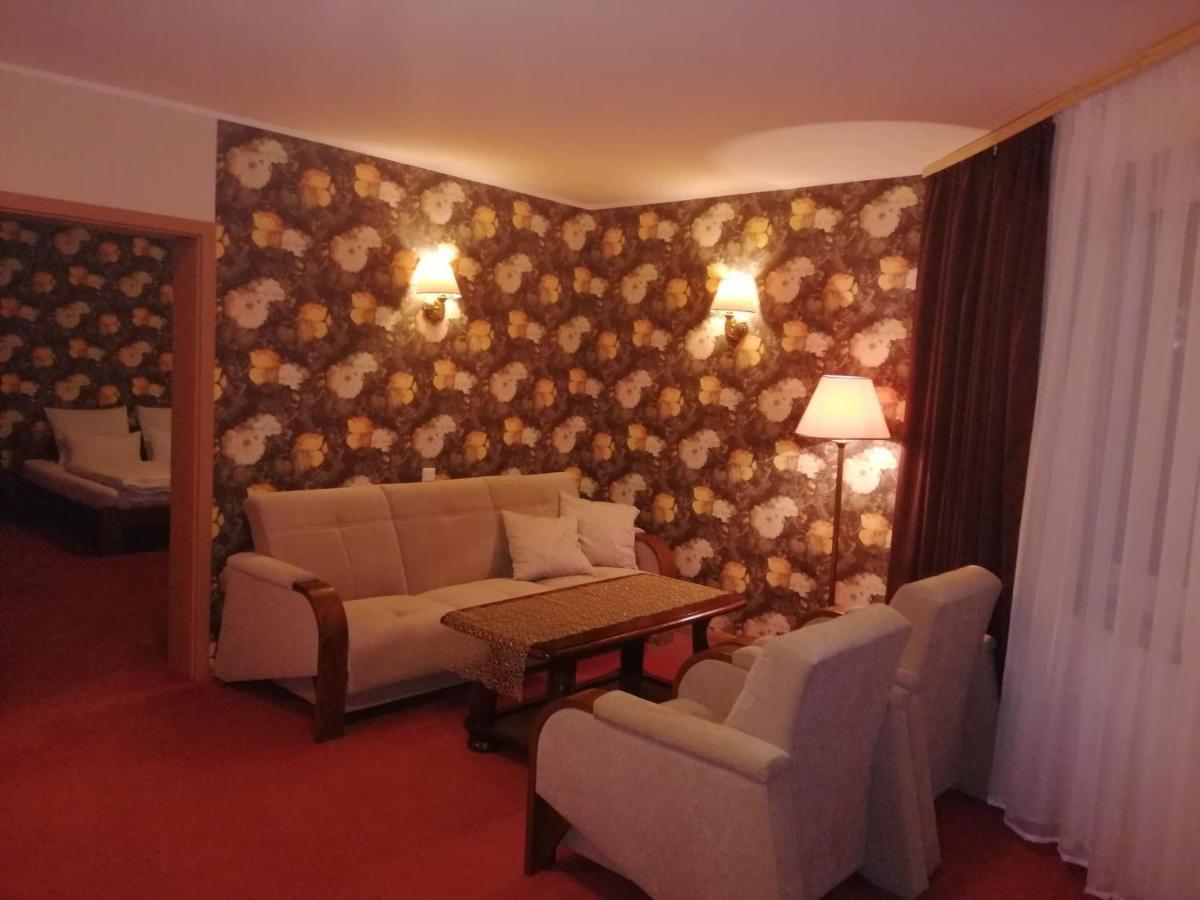 Hotel Metro Kłodzko Exteriör bild